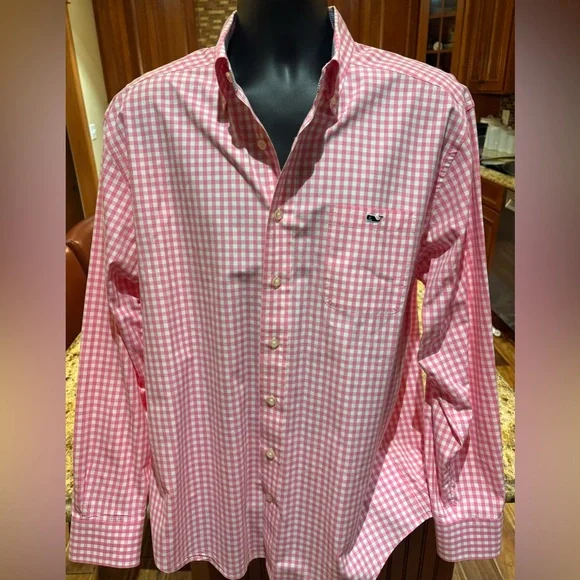 Vineyard Vines men’s button front shirt. Sharp pink gingham plaid with logo. Lg - Picture 6 of 7